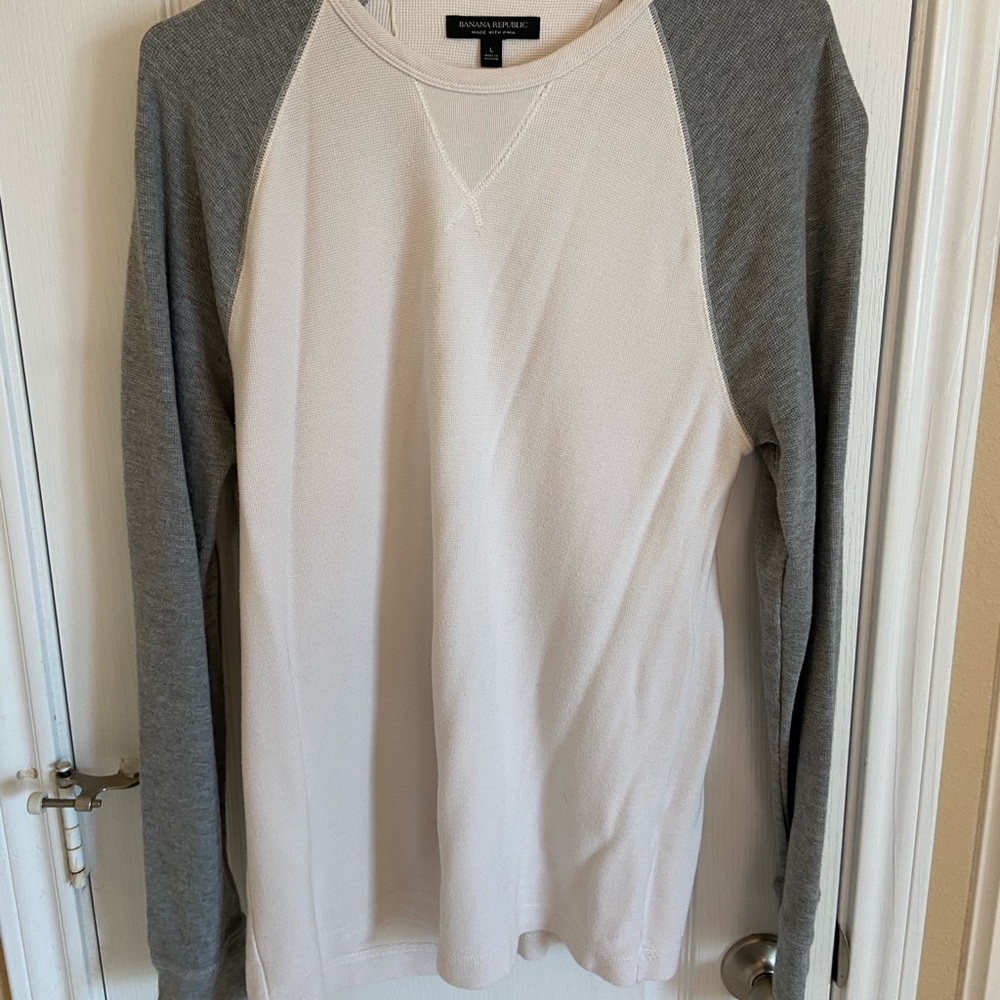 Men’s large banana republic cotton sweater.